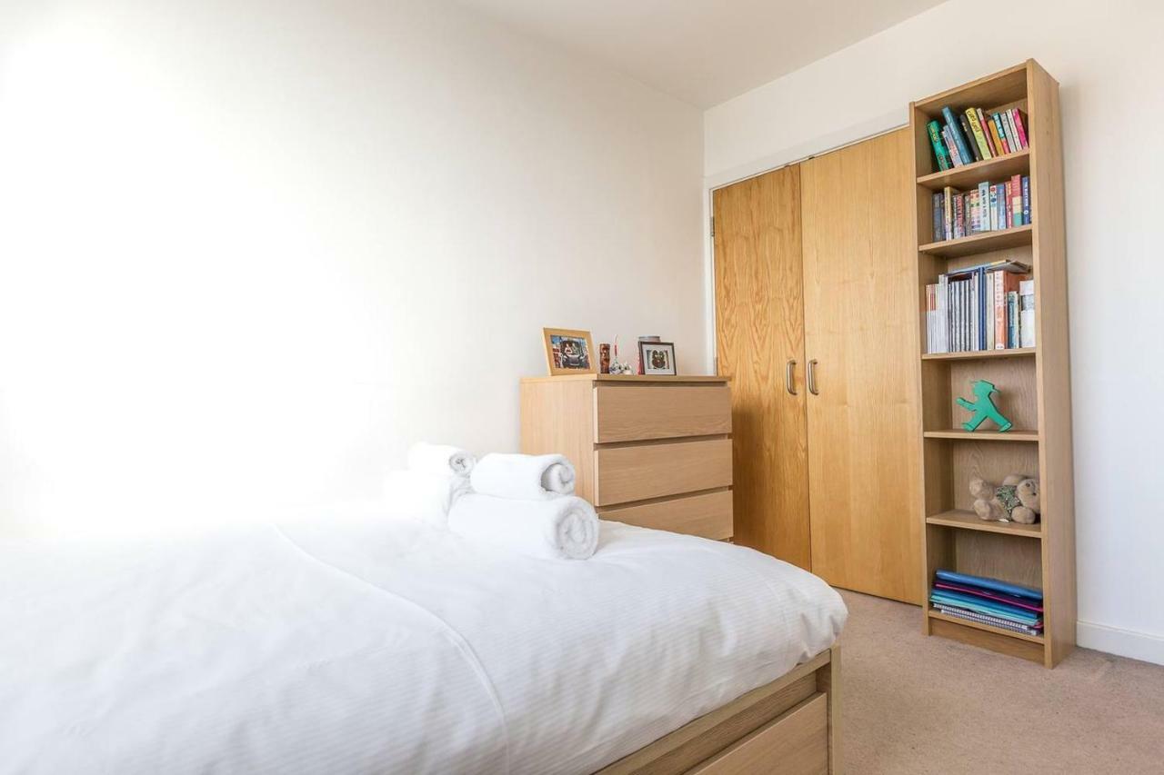 Modern 1 Bedroom Apartment In E1 With Great Views London Exterior foto