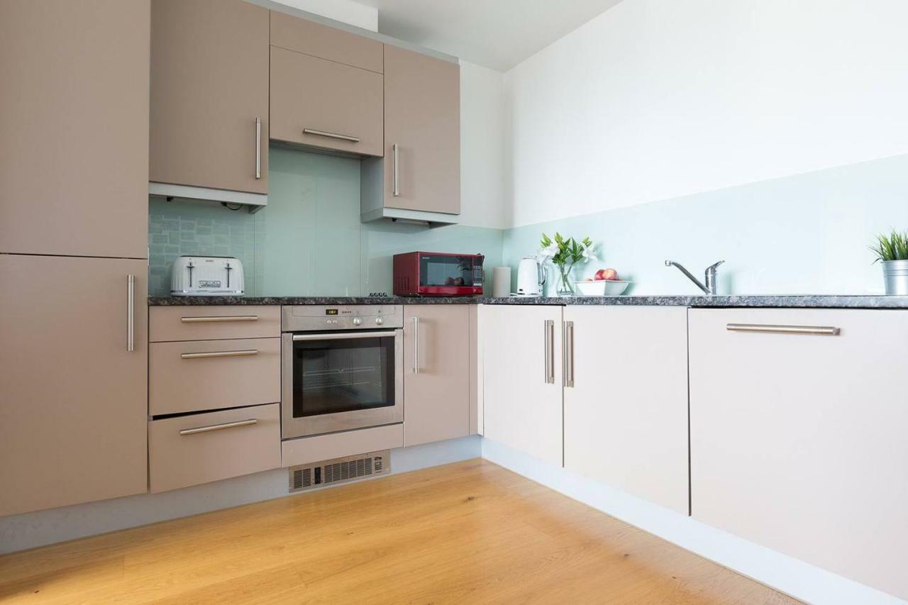 Modern 1 Bedroom Apartment In E1 With Great Views London Exterior foto