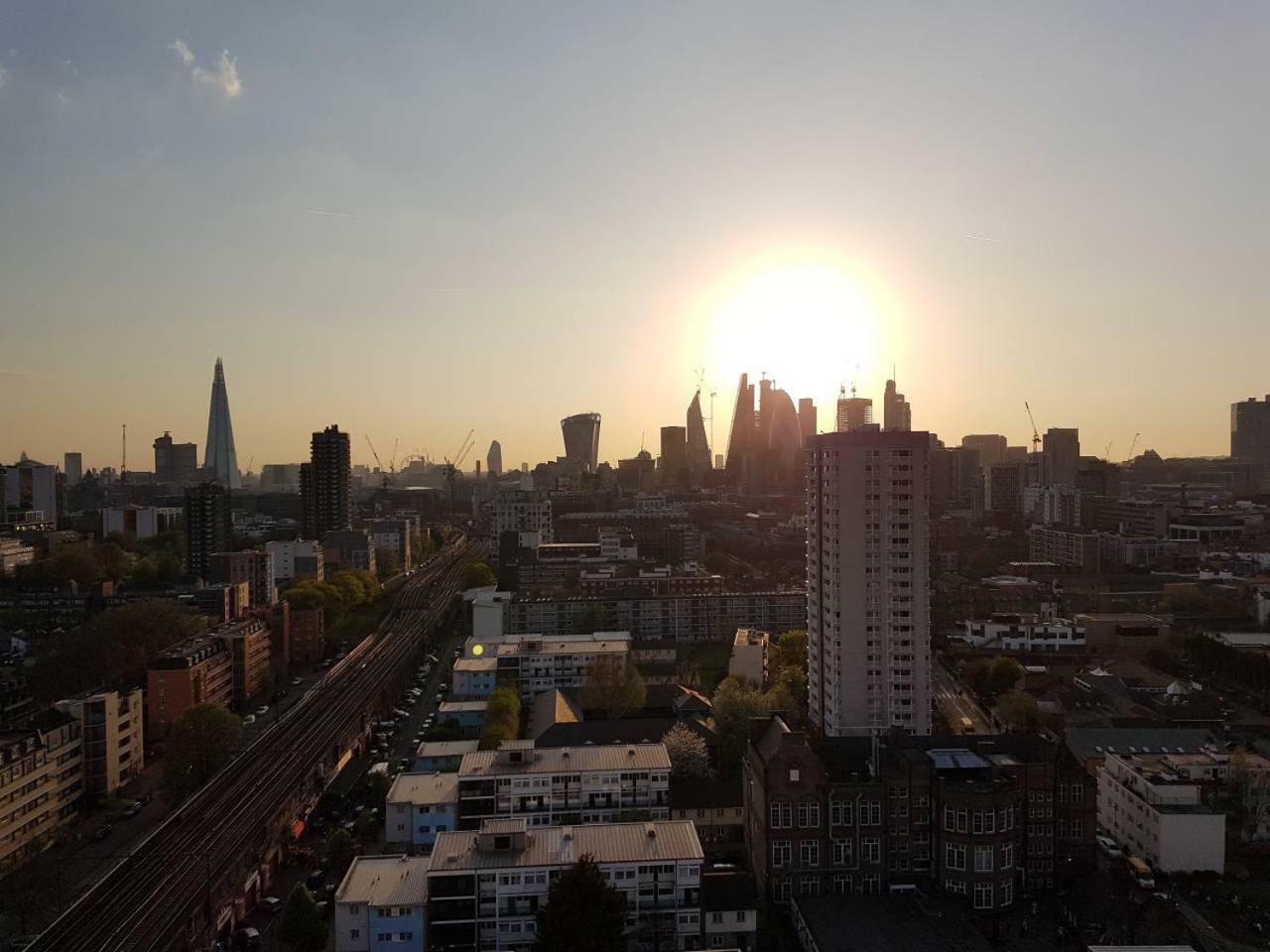 Modern 1 Bedroom Apartment In E1 With Great Views London Exterior foto